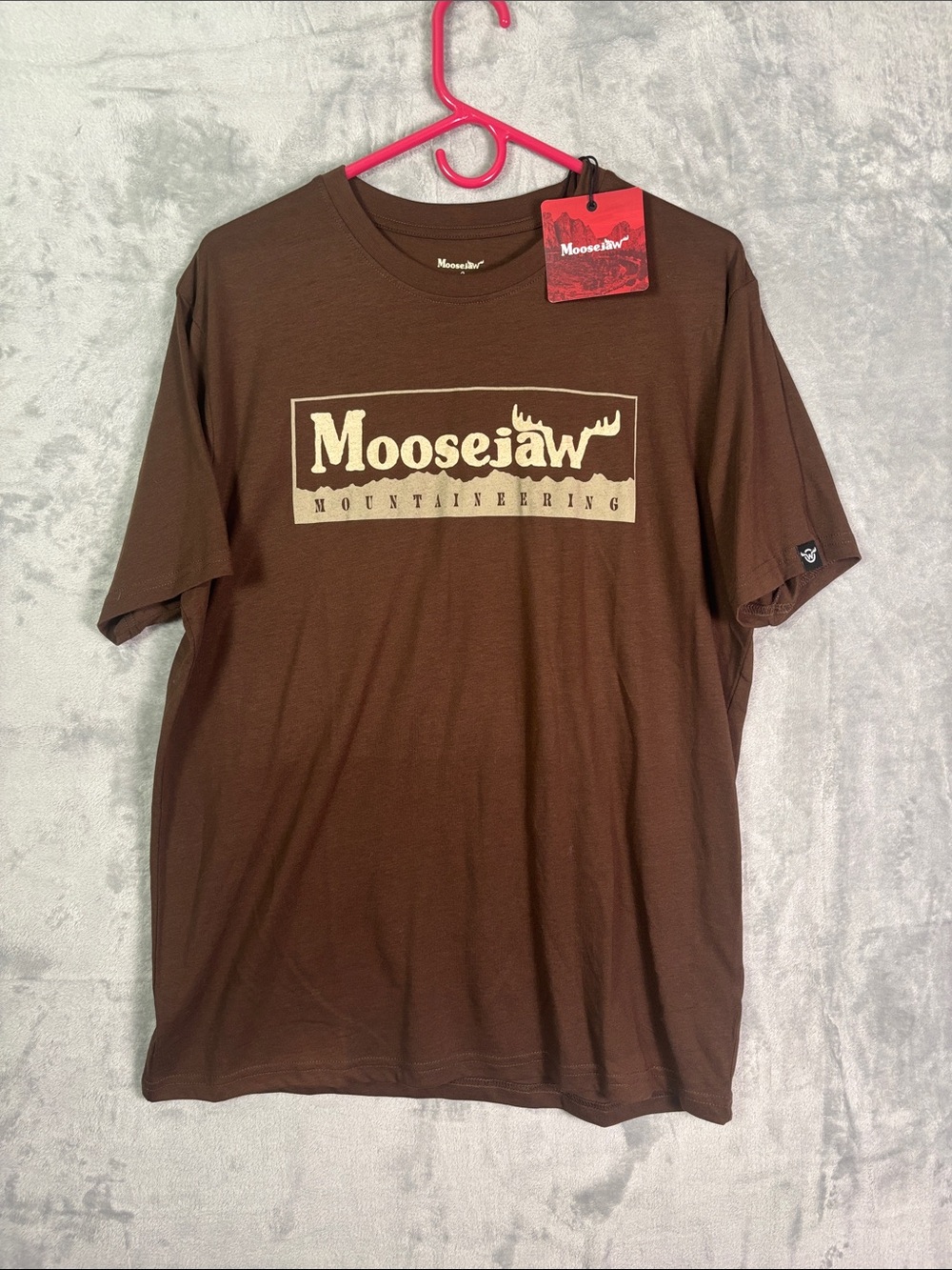 NWT New Moosejaw Hickory Brown Oroginal SS Tee Mens Size Medium